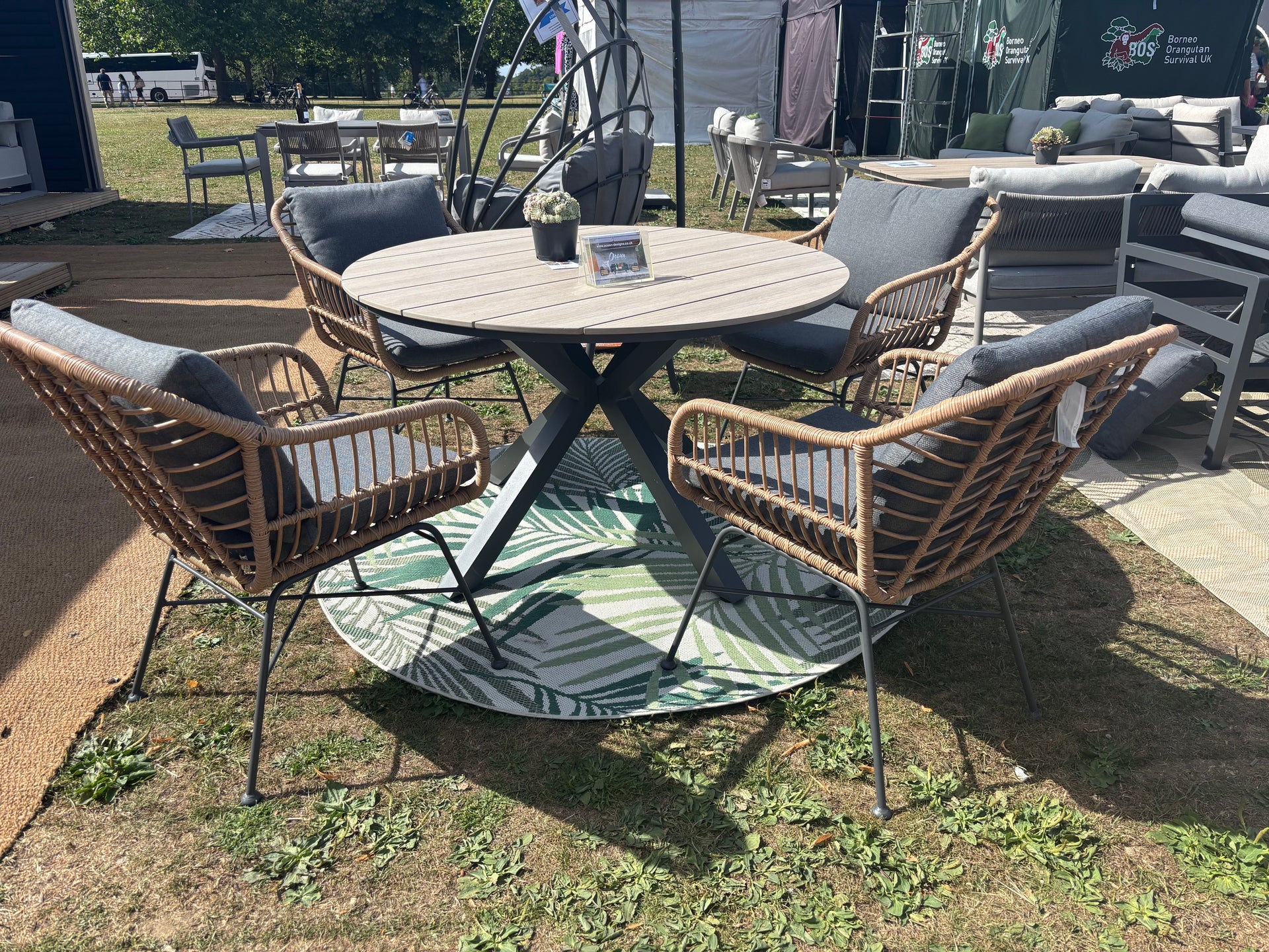 EX DISPLAY Edison Natural - Four Seater Round Dining Suite with Margriet Chairs