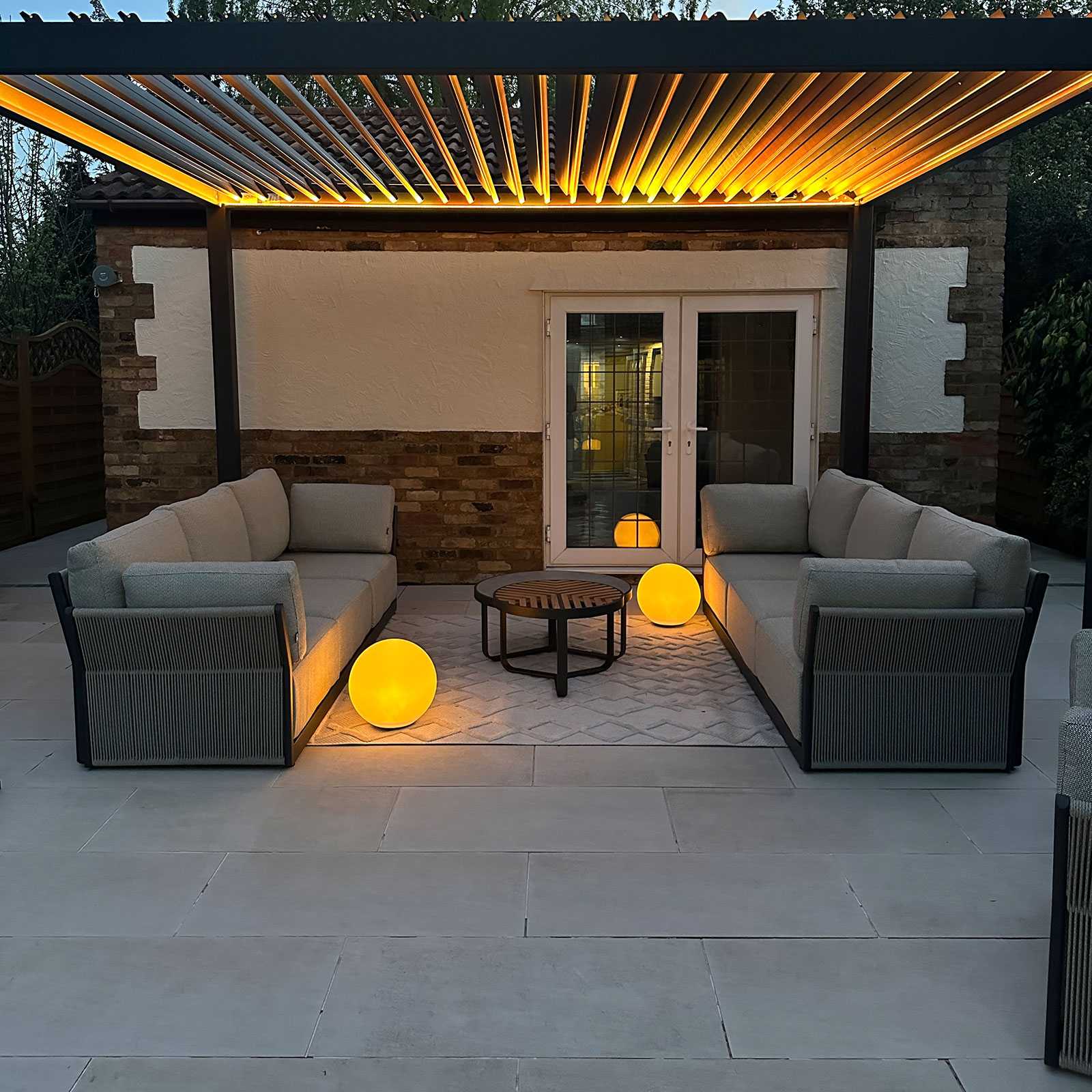 Tivoli E-LED 4m x 3m Grey Frame Free Standing Pergola