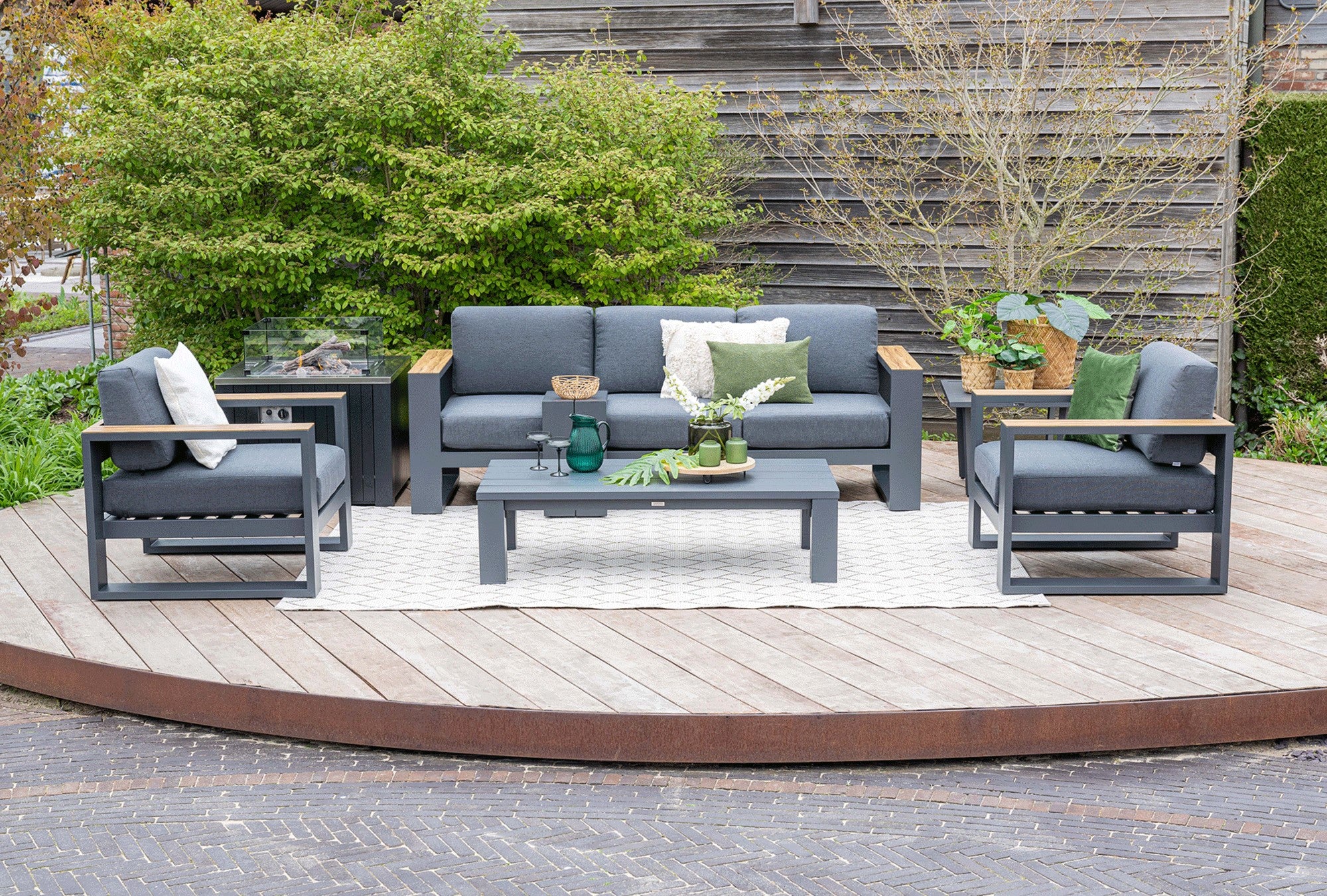 Outdoor Seating