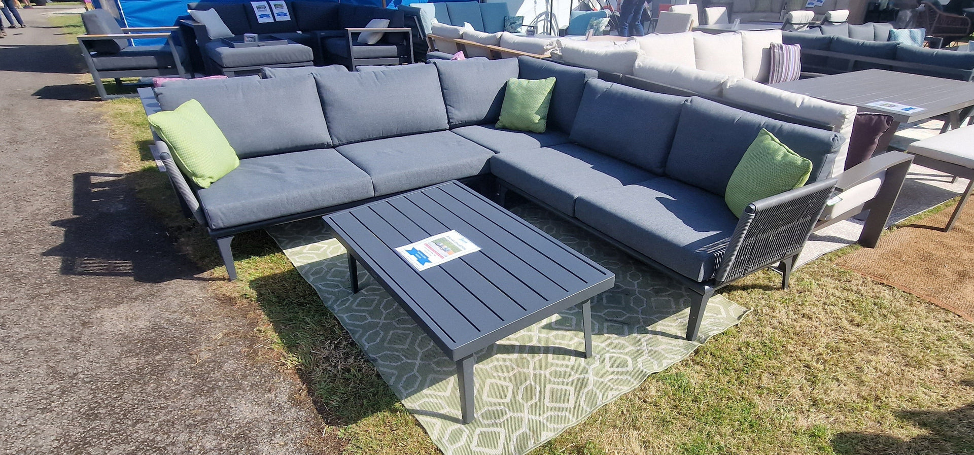 Ex Display Pescara - Outdoor Corner Garden Sofa Group & Coffee Table